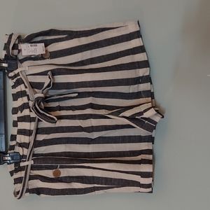 Size XL stripped cotton/linen blend shorts. Lightweight and breezy.